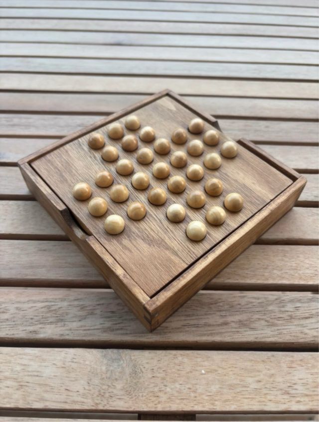 Gioco da tavolo solitario in legno