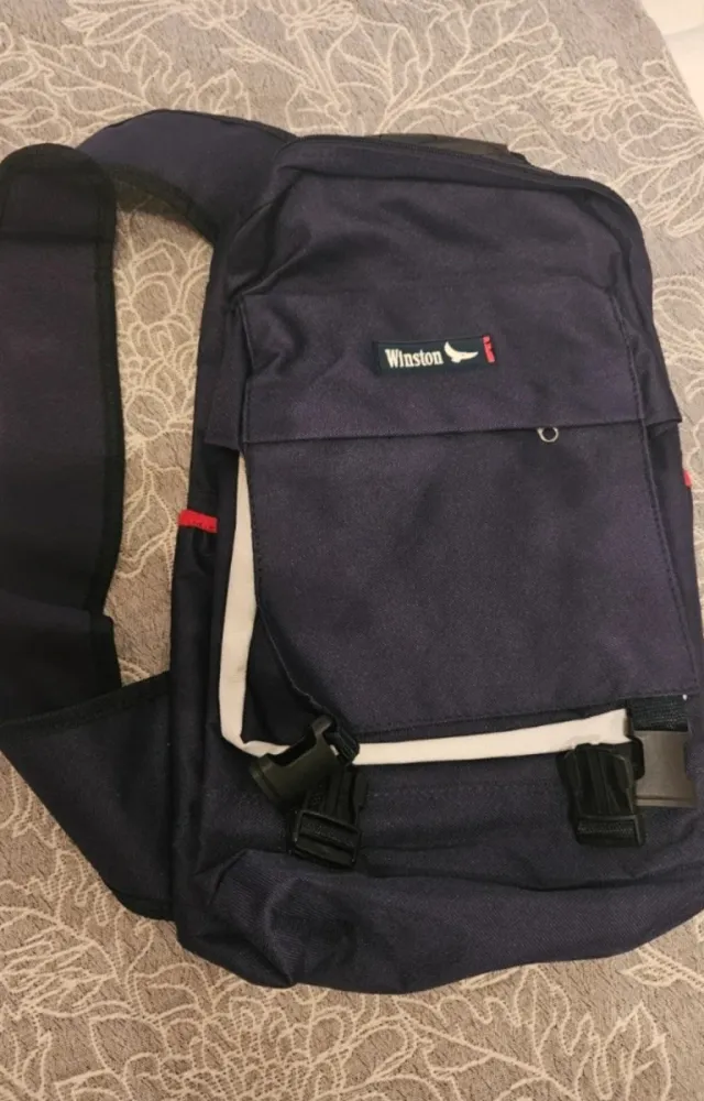 Zaino a tracolla blu marino con logo Winston