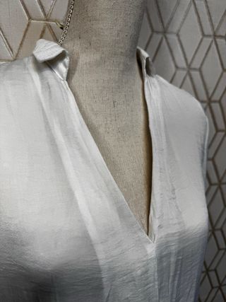 Camisa blanca de satén