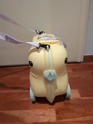 Maleta infantil amarilla con ruedas