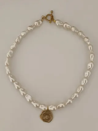 Conjunto collar, pulsera y pendientes perlas