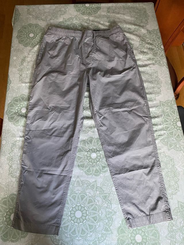 Pantalón H&M Relaxed Fit Gris Talla M