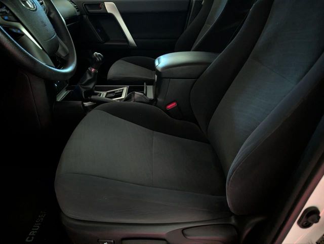 TOYOTA LAND CRUISER 2.8 D-4D 7PL GX 177CV