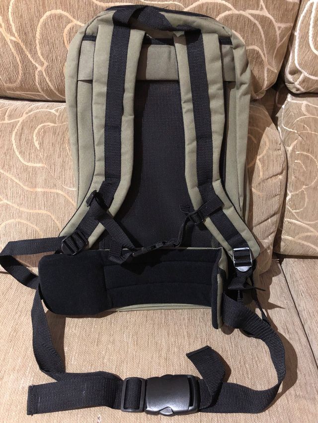 Mochila Lucky Strike negra y verde