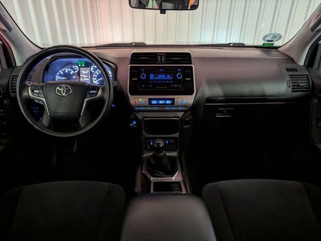 TOYOTA LAND CRUISER 2.8 D-4D 7PL GX 177CV