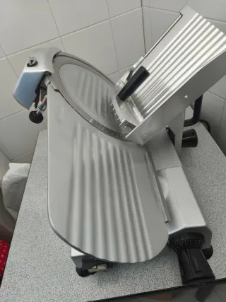 Cortadora de fiambre profesional