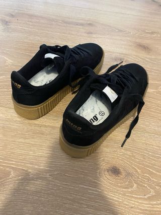 Zapatillas MTNG Negras Suela Marrón