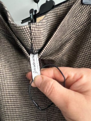 Pantalón marrón estampado