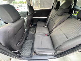 Toyota Corolla  verso 2005