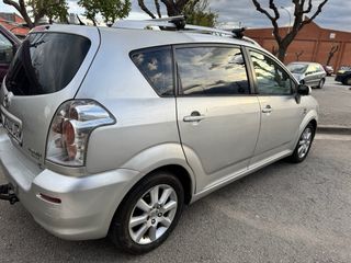 Toyota Corolla  verso 2005