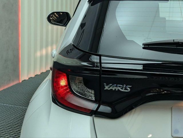 TOYOTA YARIS HIBRIDO 120H E-CVT 5P BUSINESS PLUS