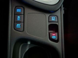 TOYOTA YARIS HIBRIDO 120H E-CVT 5P BUSINESS PLUS