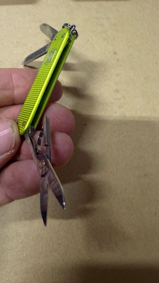 Navaja Victorinox Classic SD Lime Twist