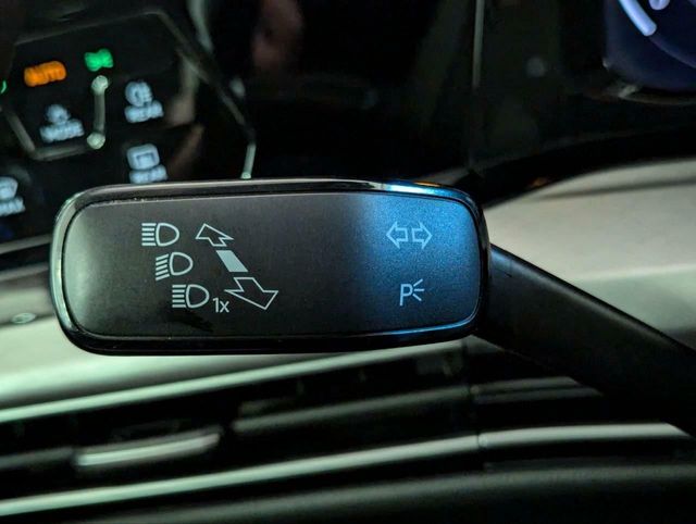 VOLKSWAGEN GOLF LIFE VARIANT 2.0 TDI 115CV DSG7