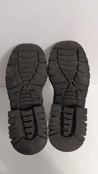 Botines Bimba y Lola efecto piel serpiente