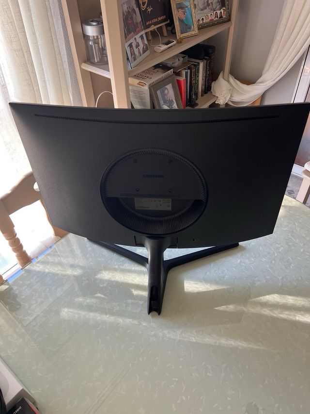 Monitor Samsung Odyssey CRG5 27'' Curvo FHD 240Hz
