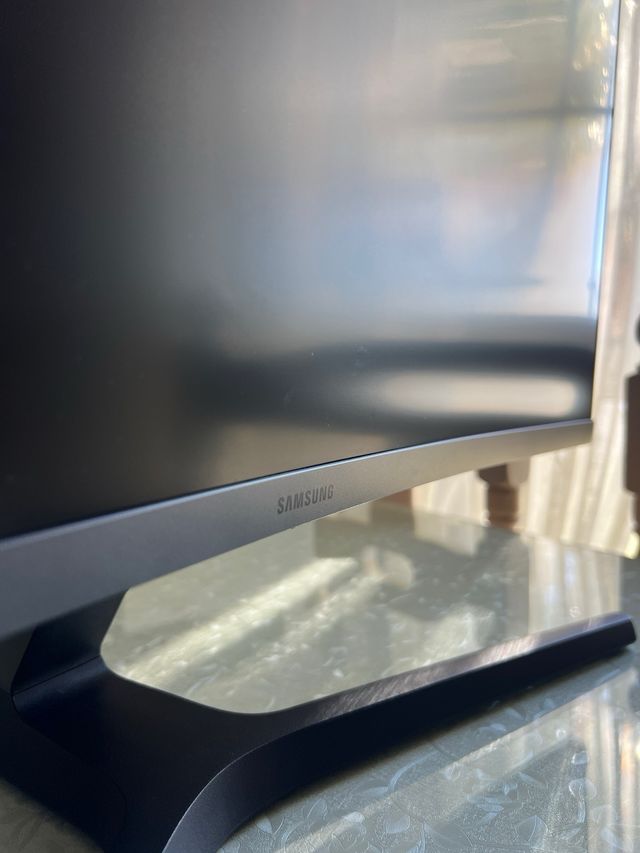 Monitor Samsung Odyssey CRG5 27'' Curvo FHD 240Hz