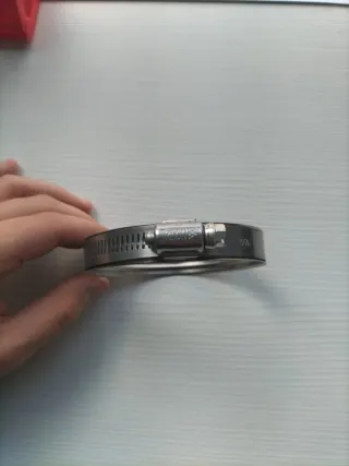 Abrazadera metálica 90mm 50 piezas