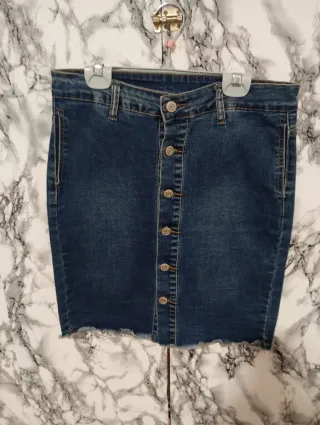 Falda vaquera con botones