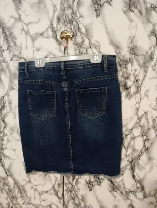 Falda vaquera con botones