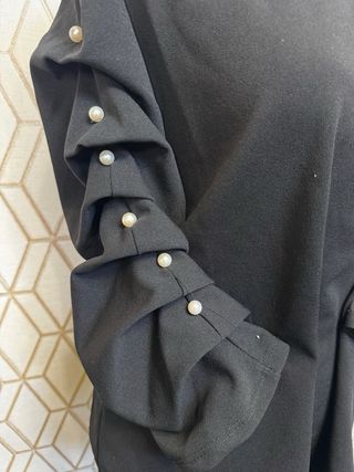 Blusa manga joya perlas negra