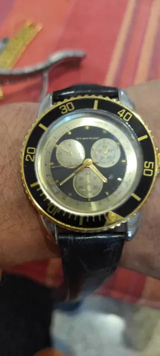 Reloj Vintage Hombre Negro/Dorado