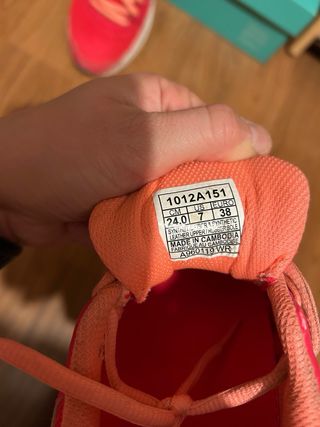 Zapatillas Asics Mujer Rojas y Blancas