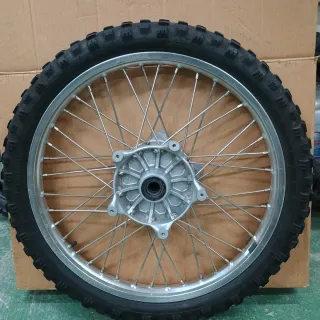 Llanta Delantera 21 BMW R1200GS ADV Mitas E09