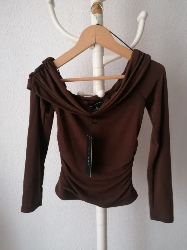 Top marrón manga larga drapeado Bershka talla S