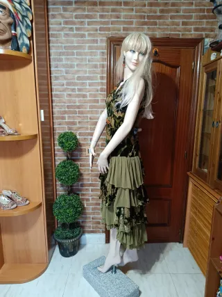 Vestido largo volantes beige y verde