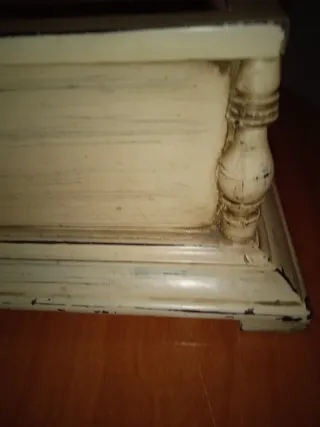 Antigua caja de madera decorativa