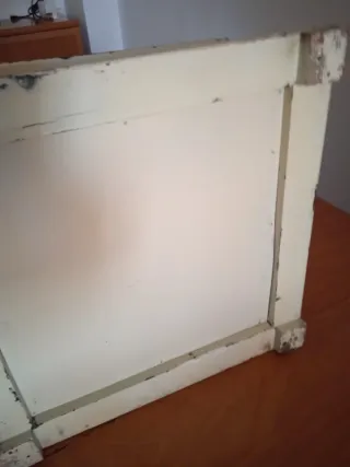 Antigua caja de madera decorativa