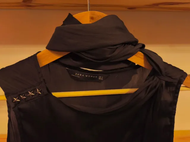 Top Zara negro con lazada