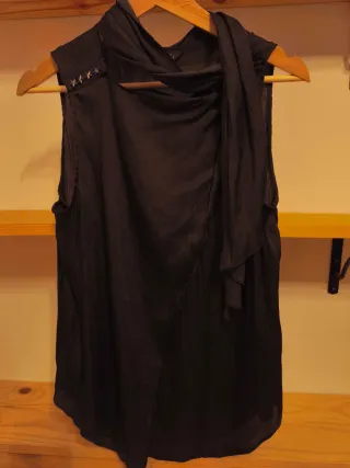 Top Zara negro con lazada