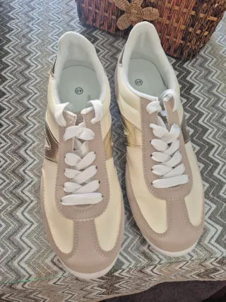 Zapatillas Mujer Beige y Dorado