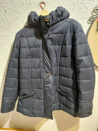 Elegante plumífero azul marino XXL