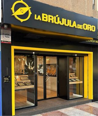 COLGANTE BRUJA, ORO 18K/1.8g