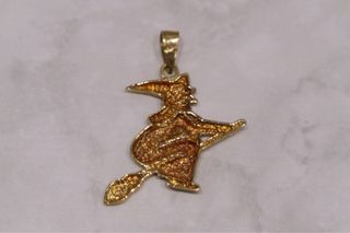COLGANTE BRUJA, ORO 18K/1.8g