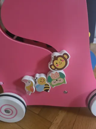 Andador correpasillos niña madera zorro rosa