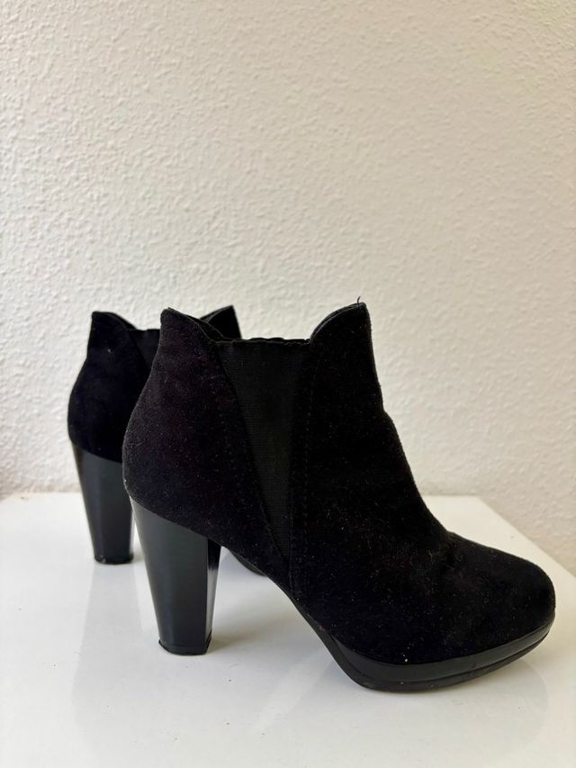 Botines negros tacón