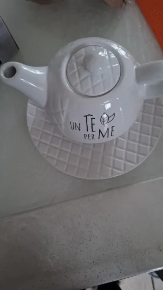 Teiera con tazza in ceramica