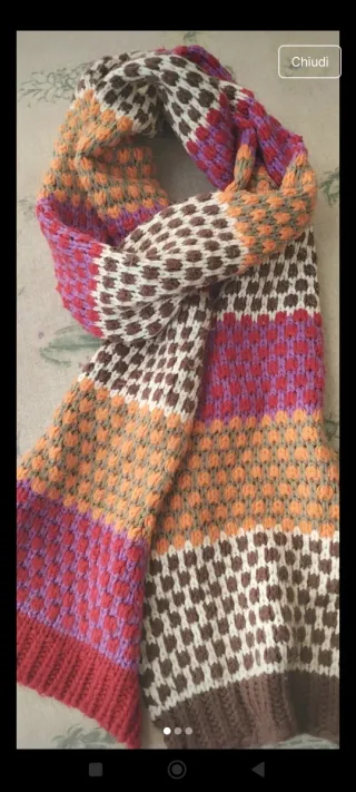 Sciarpa colorata a fantasia