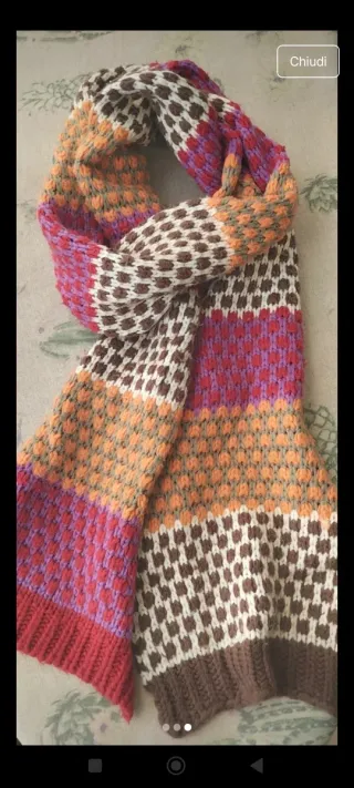 Sciarpa colorata a fantasia