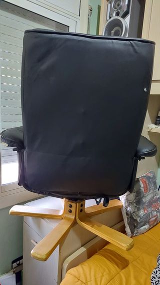 Silla de oficina negra y marrón