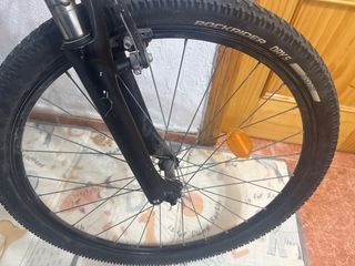 Bicicleta de montaña negra