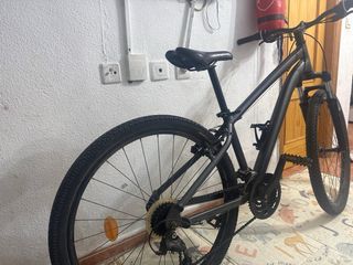 Bicicleta de montaña negra