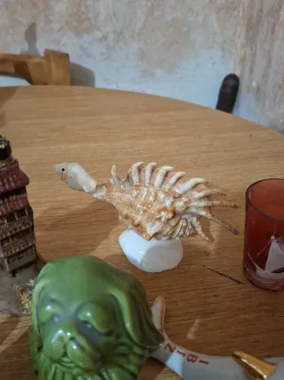 Lote di figure in ceramica e resina