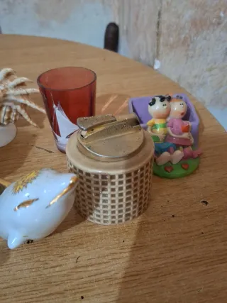 Lote di figure in ceramica e resina