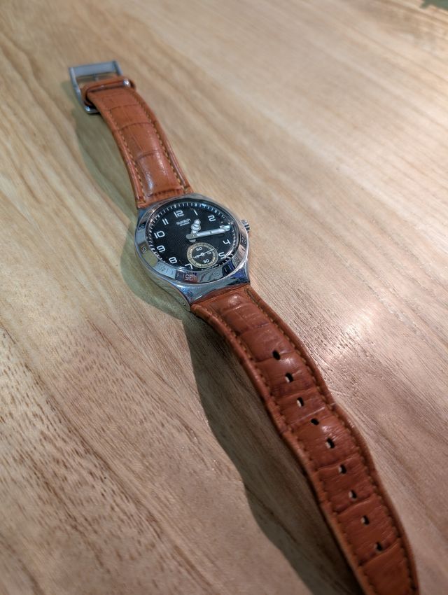 Reloj Swatch con Correa de Piel