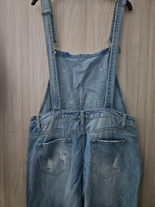 Salopette in denim strappata donna